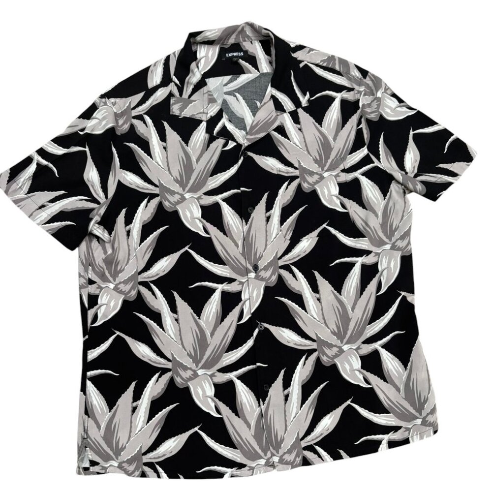 Express  Button Down Short Sleeve Hawaiin Men Shirt Size Large